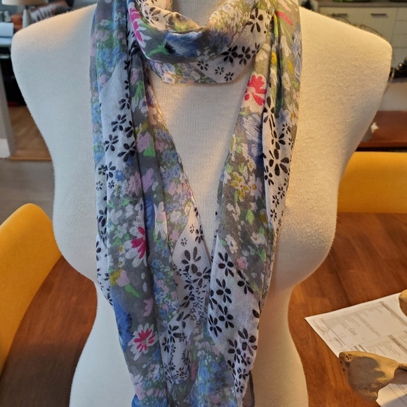 Floral Scarf - Picture 1 of 1